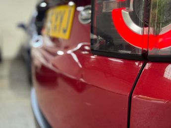 Land Rover Discovery Sport 2.0 TD4 HSE Black Auto 4WD Euro 6 (s/s) 5dr