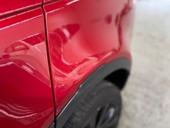 Land Rover Discovery Sport 2.0 TD4 HSE Black Auto 4WD Euro 6 (s/s) 5dr