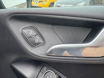 Ford Fiesta 1.0T EcoBoost Vignale Auto Euro 6 (s/s) 5dr