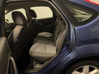 Ford Focus 1.6 Sport 5dr