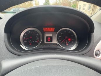 Renault Clio 1.2 TCe 16v Dynamique 3dr