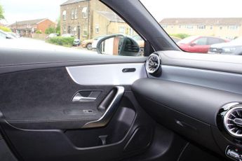 Mercedes-Benz A Class 1.3 A180 AMG Line Edition (Executive) 7G-DCT Euro 6 (s/s) 5dr