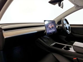 Tesla Model Y (Dual Motor) Long Range SUV 5dr Electric Auto 4WDE (384 bhp)