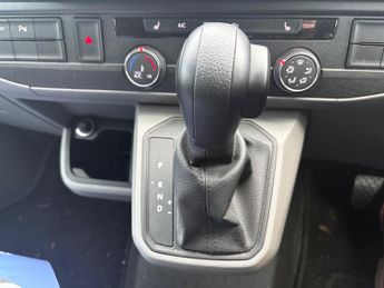 Volkswagen Transporter 2.0 TDI T32 Highline Kombi DSG FWD SWB Euro 6 (s/s) 5dr