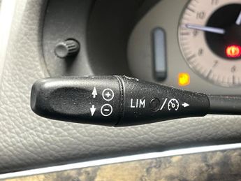 Mercedes-Benz E Class 3.2 E320 Avantgarde 4dr