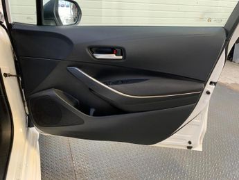 Toyota Corolla 1.8 VVT-h Icon Tech CVT Euro 6 (s/s) 5dr