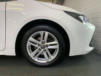 Toyota Corolla 1.8 VVT-h Icon Tech CVT Euro 6 (s/s) 5dr