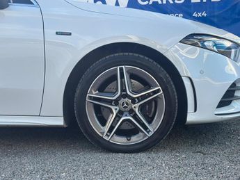 Mercedes-Benz A Class 1.3 A250e 15.6kWh AMG Line (Executive) 8G-DCT Euro 6 (s/s) 5dr