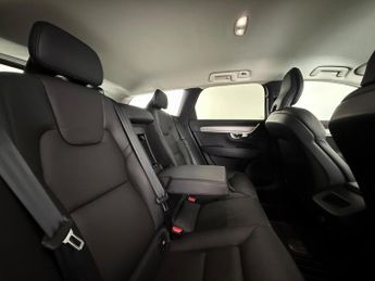 Volvo V90 Cross Country 2.0 B6 MHEV Auto AWD Euro 6 (s/s) 5dr