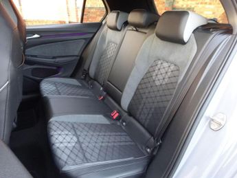 Volkswagen Golf 1.5 eTSI MHEV R-Line DSG Euro 6 (s/s) 5dr