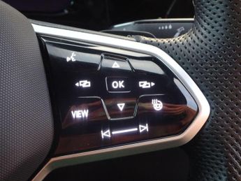 Volkswagen Golf 1.5 eTSI MHEV R-Line DSG Euro 6 (s/s) 5dr