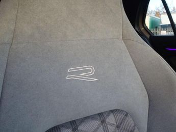 Volkswagen Golf 1.5 eTSI MHEV R-Line DSG Euro 6 (s/s) 5dr