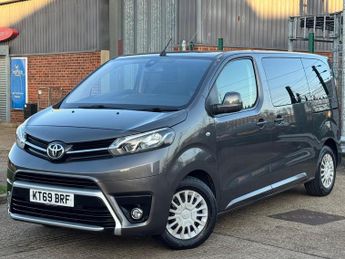 Toyota Proace 1.5D Shuttle Medium MPV MWB Euro 6 (s/s) 5dr (9 Seat)