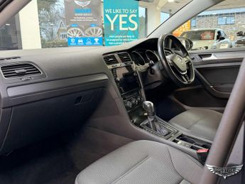 Volkswagen e-Golf 35.8kWh e-Golf Auto 5dr