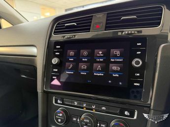 Volkswagen e-Golf 35.8kWh e-Golf Auto 5dr