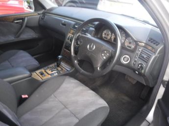 Mercedes-Benz E Class 3.2 E320 CDI Avantgarde 4dr
