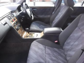 Mercedes-Benz E Class 3.2 E320 CDI Avantgarde 4dr