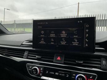 Audi A4 Avant S LN BLK ED 35 TFSI MHEV SA