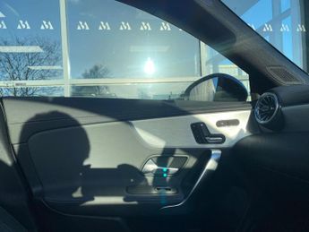 Mercedes-Benz CLA 1.3 CLA250e 15.6kWh AMG Line (Premium Plus) Coupe 8G-DCT Euro 6 
