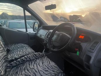 Renault Trafic 2.0 TD dCi SL27 L1 H1 4dr