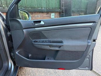Volkswagen Golf 1.6 FSI SE 5dr