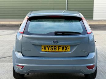 Ford Focus 1.6 Style 5dr