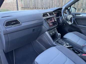 Volkswagen Tiguan 2.0 TDI R-Line DSG 4Motion Euro 6 (s/s) 5dr