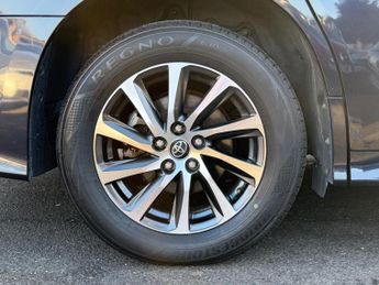 Toyota Vellfire Exclusive Lounge Hybrid