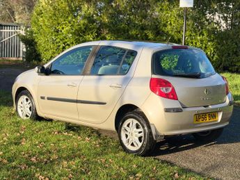 Renault Clio 1.6 VVT Privilege 5dr