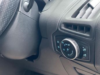 Ford Focus 1.0T EcoBoost ST-Line Auto Euro 6 (s/s) 5dr