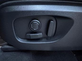 Land Rover Discovery Sport 2.0 TD4 SE Tech Auto 4WD Euro 6 (s/s) 5dr