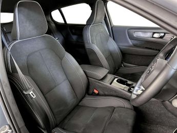 Volvo C40 Recharge 69kWh Ultimate SUV 5dr Electric Auto (231 ps)