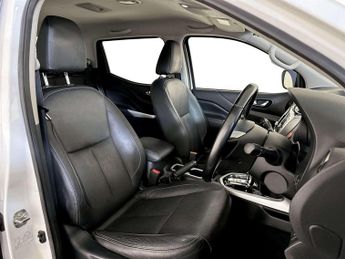 Nissan Navara 2.3 dCi Tekna Pickup Double Cab 4dr Diesel Auto 4WD Euro 6 (190 