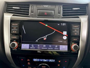 Nissan Navara 2.3 dCi Tekna Pickup Double Cab 4dr Diesel Auto 4WD Euro 6 (190 