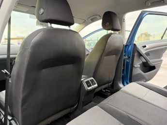 Volkswagen Golf 1.2 TSI BlueMotion Tech S DSG Euro 5 (s/s) 5dr