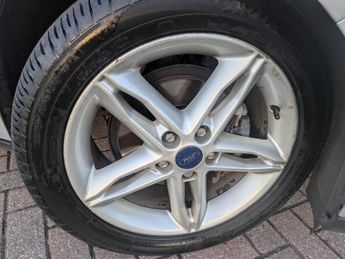 Ford Focus 1.0T EcoBoost Zetec Hatchback 5dr Petrol Auto Euro 6 (s/s) (125 