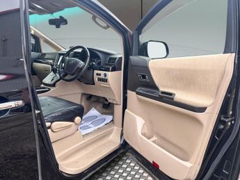 Toyota Vellfire 2.4 HYBRID AUTO 7 SEATS