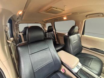 Toyota Vellfire 2.4 HYBRID AUTO 7 SEATS
