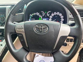 Toyota Vellfire 2.4 HYBRID AUTO 7 SEATS