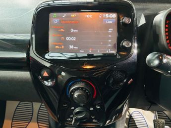 Toyota AYGO 1.0 VVT-i x-cite x-shift Euro 5 5dr Euro 5