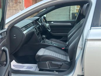 Volkswagen Passat 2.0 BiTDI BlueMotion Tech R-Line DSG 4Motion Euro 6 (s/s) 4dr