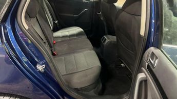 Volkswagen Golf 1.6 TDI SE DSG Euro 5 5dr