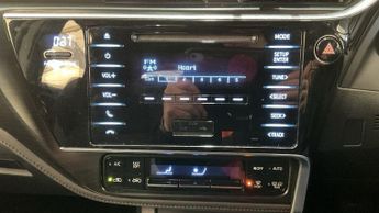 Toyota Auris 1.8 VVT-h Active Hatchback 5dr Petrol Hybrid CVT Euro 6 (s/s) (1