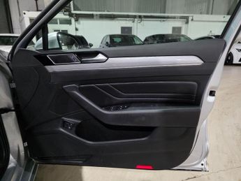 Volkswagen Passat 1.4 TSI 13kWh GTE DSG Euro 6 (s/s) 4dr