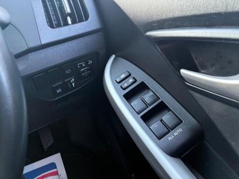 Toyota Prius 1.8 VVT-h CVT Euro 5 (s/s) 5dr