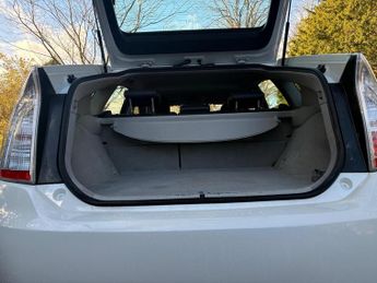 Toyota Prius 1.8 VVT-h CVT Euro 5 (s/s) 5dr