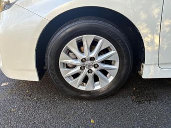 Toyota Prius 1.8 VVT-h CVT Euro 5 (s/s) 5dr