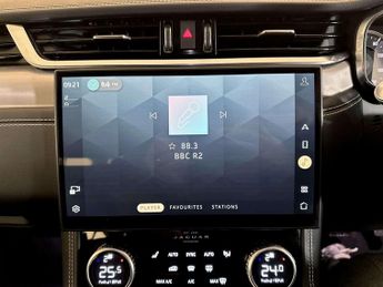 Jaguar F-PACE 2.0 D200 MHEV R-Dynamic S SUV 5dr Diesel Auto AWD Euro 6 (s/s) (