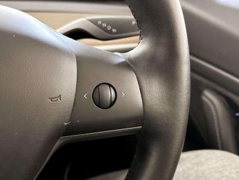 Tesla Model 3 Standard Range Plus Saloon 4dr Electric Auto RWD (241 bhp)