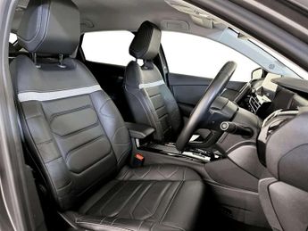 Citroen e-C4 50kWh Shine Plus Hatchback 5dr Electric Auto (136 ps)